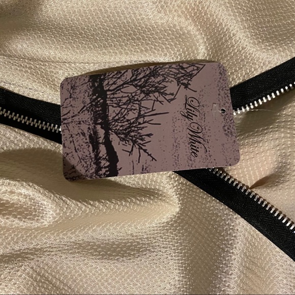 Lily White light gold/cream silky Dress - Picture 2 of 4